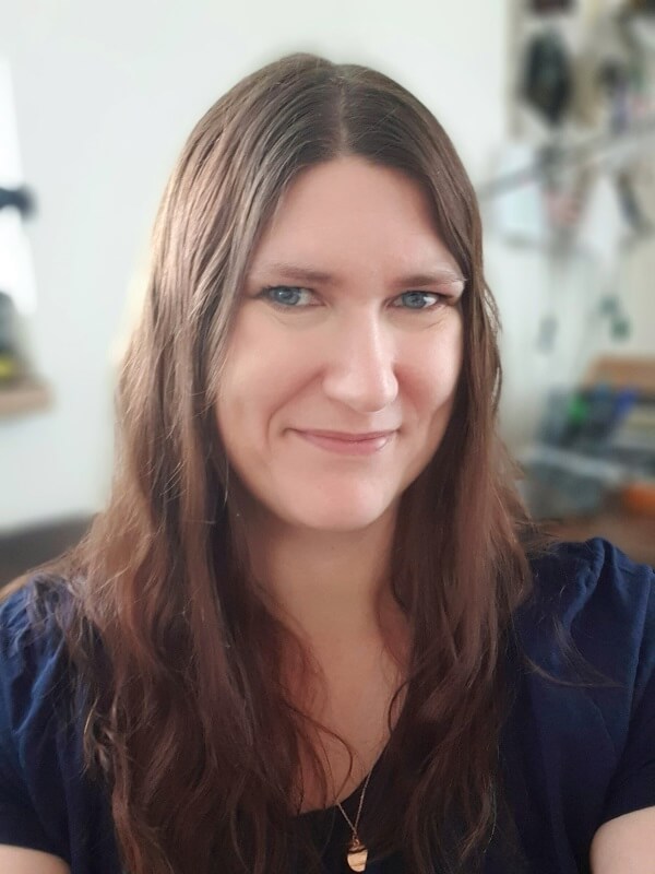 Anett beim entspannten Morgen-Kaffee